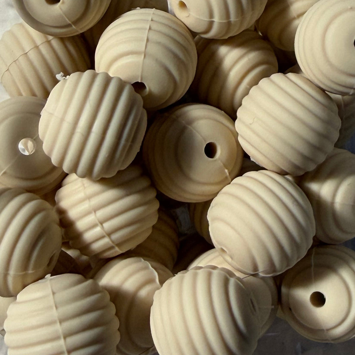 Perle strié beige 15mm