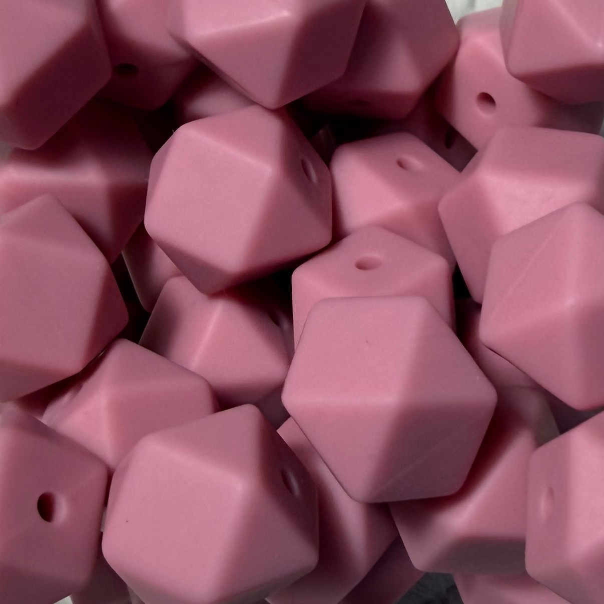 Perles hexagonales 14mm vieux rose