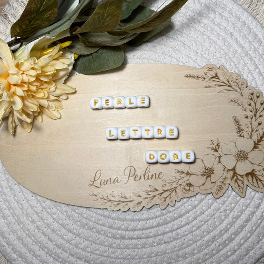 Perle lettre 12mm doré