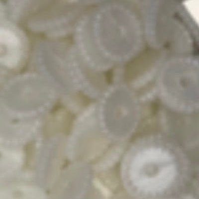 Perle plate blanc nacré