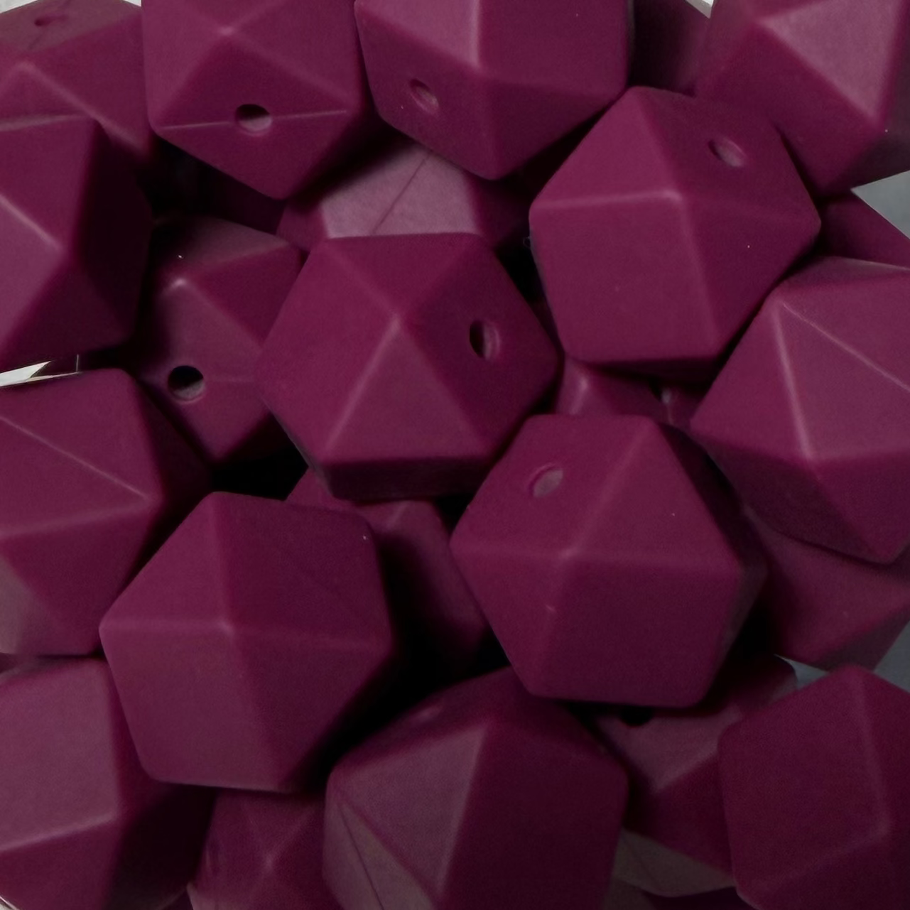 Perles hexagonales 14mm bordeaux