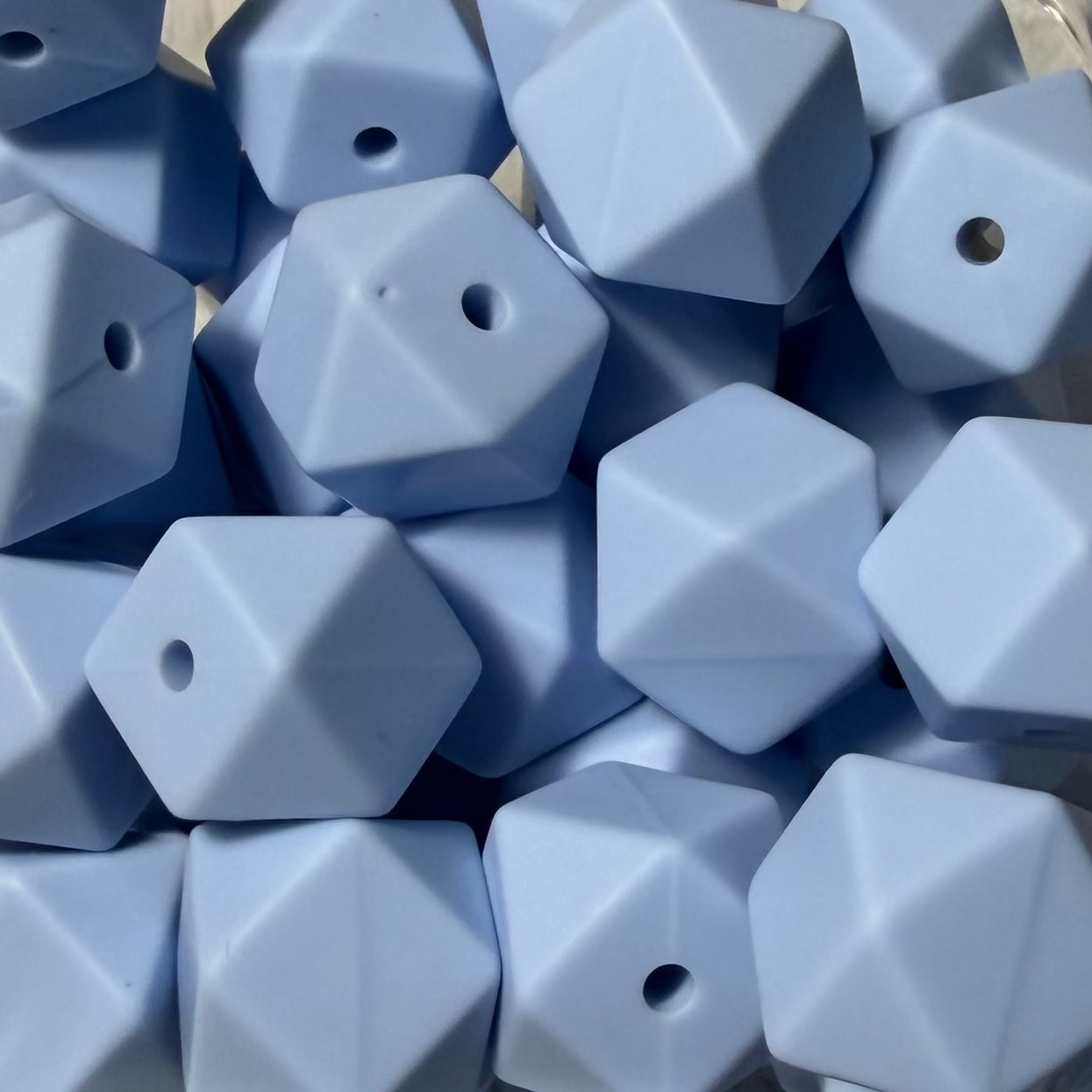 Perles hexagonales 14mm bleu